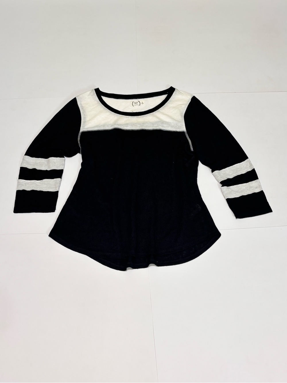 Maurices Black & White Striped Long-Sleeve Top